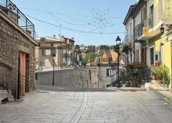 Edificio all\'aperto - Semi-detached house via Del Cipollaro
 
8, Campolieto - photo 32