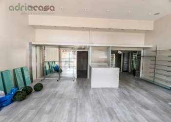 Foto 1 - Commercial Premises Viale Ceccarini, Riccione - photo 1