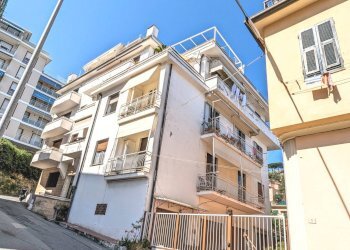 Foto 1 - Three-room apartment Via Unità d'Italia
 
6, Arenzano - photo 1