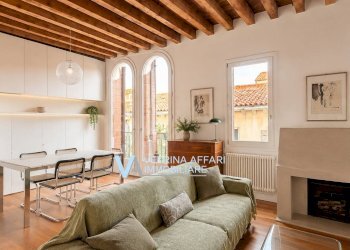 Foto 1 - Three-room apartment dorsoduro
 
3800, Venezia - photo 1