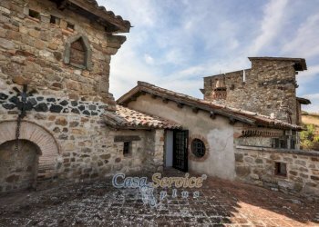 Facciata - Villa strada Statale di Baschi, Todi - foto 32