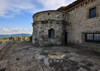 Facciata - Villa strada Statale di Baschi, Todi - foto 39