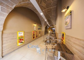 Interno non residenziale - Ristorante via Isabella d'Aragona, Gallipoli - foto 28