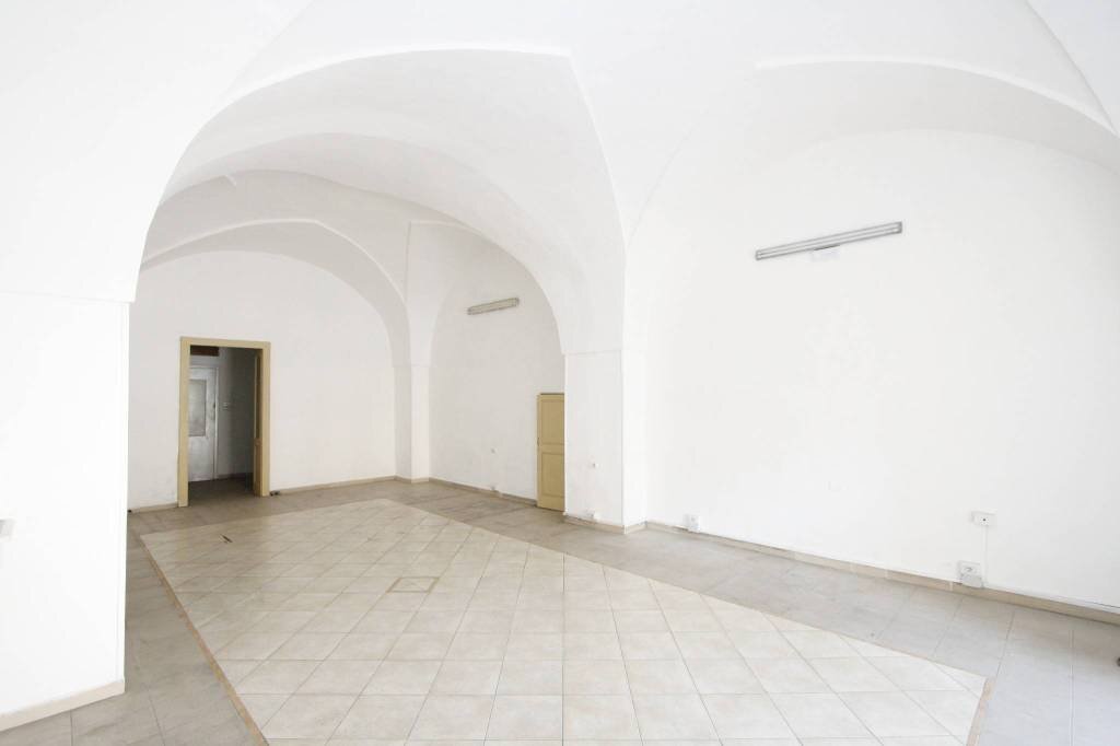 Interno non residenziale - Negozio via Roma, Matino - foto 3