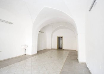 Interno non residenziale - Negozio via Roma, Matino - foto 2