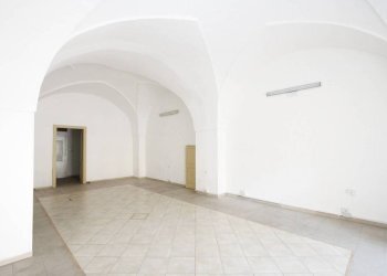 Interno non residenziale - Negozio via Roma, Matino - foto 3