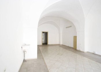 Interno non residenziale - Negozio via Roma, Matino - foto 4