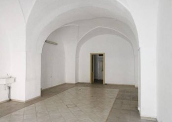 Interno non residenziale - Negozio via Roma, Matino - foto 11
