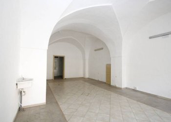 Interno non residenziale - Negozio via Roma, Matino - foto 15