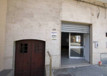 Facciata - Negozio via Roma, Matino - foto 23