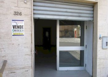Facciata - Negozio via Roma, Matino - foto 29