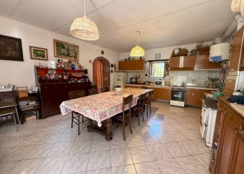 Salone - Casa indipendente Frazione Festiona Soprana, 8, Demonte - foto 2