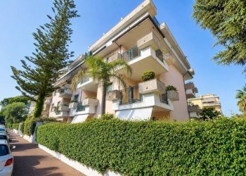 Facciata - Appartamento via Vittorio Veneto, 27, Bordighera - foto 12