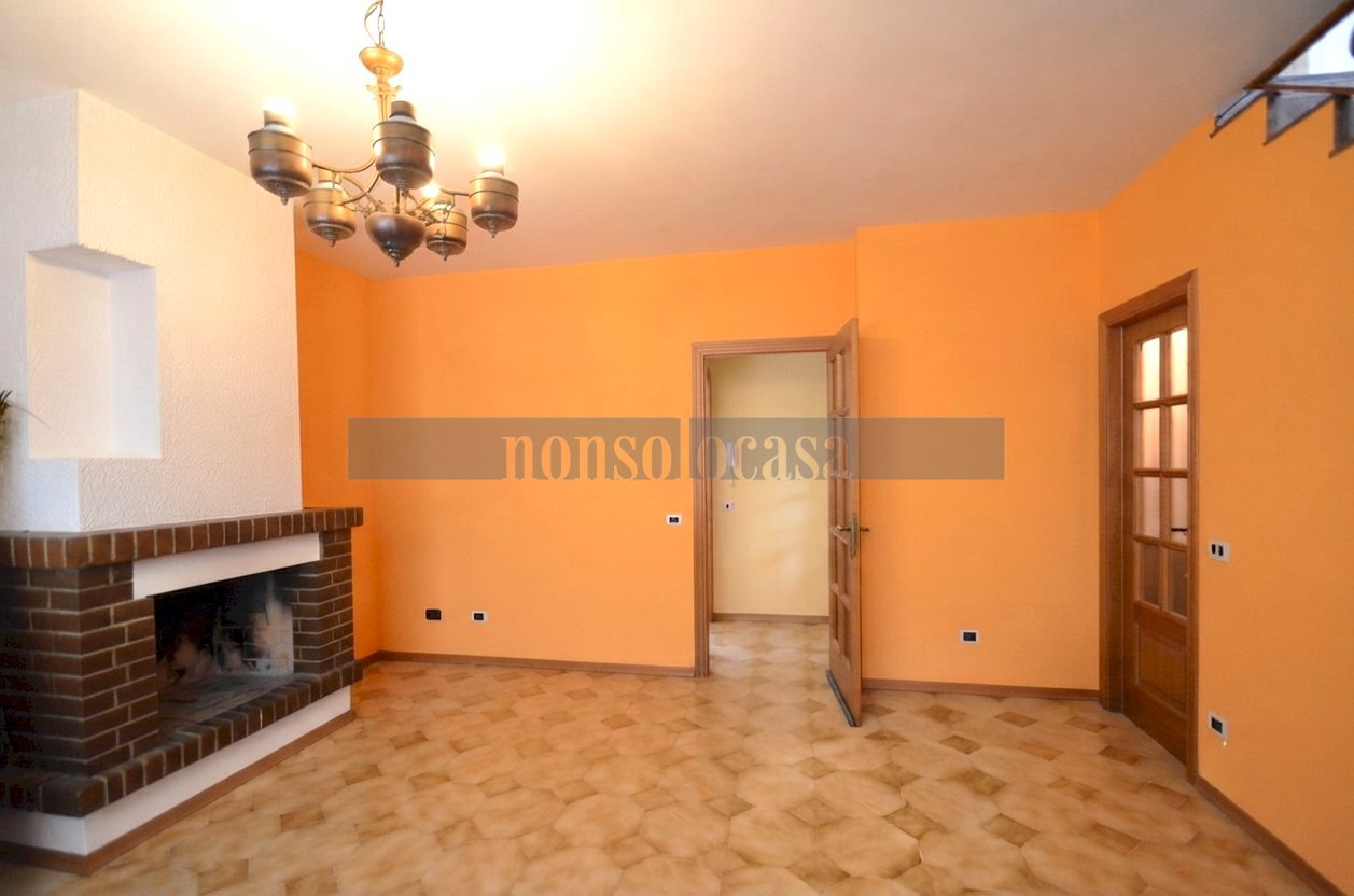 SALONE - Villa a Schiera Via del Biancospino 7, Gualdo Tadino - foto 3