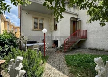 ESTERNO - Villa a Schiera Via del Biancospino 7, Gualdo Tadino - foto 1