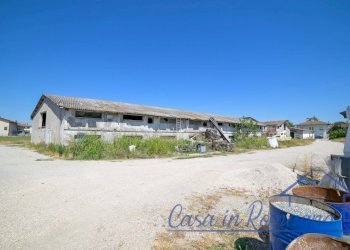 Complesso-19 - Commercial Premises Via Emilia 1430, Longiano - photo 1