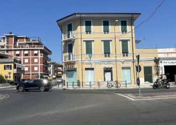 IMG_7537 - Commercial Premises Viale XX Settembre 199, hamlet Avenza, Carrara - photo 2