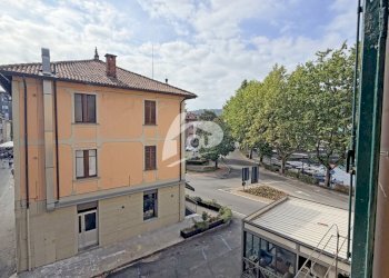 vista su Lungolago Volta - Apartment Lungolago Alessandro Volta 9, Laveno-Mombello - photo 29