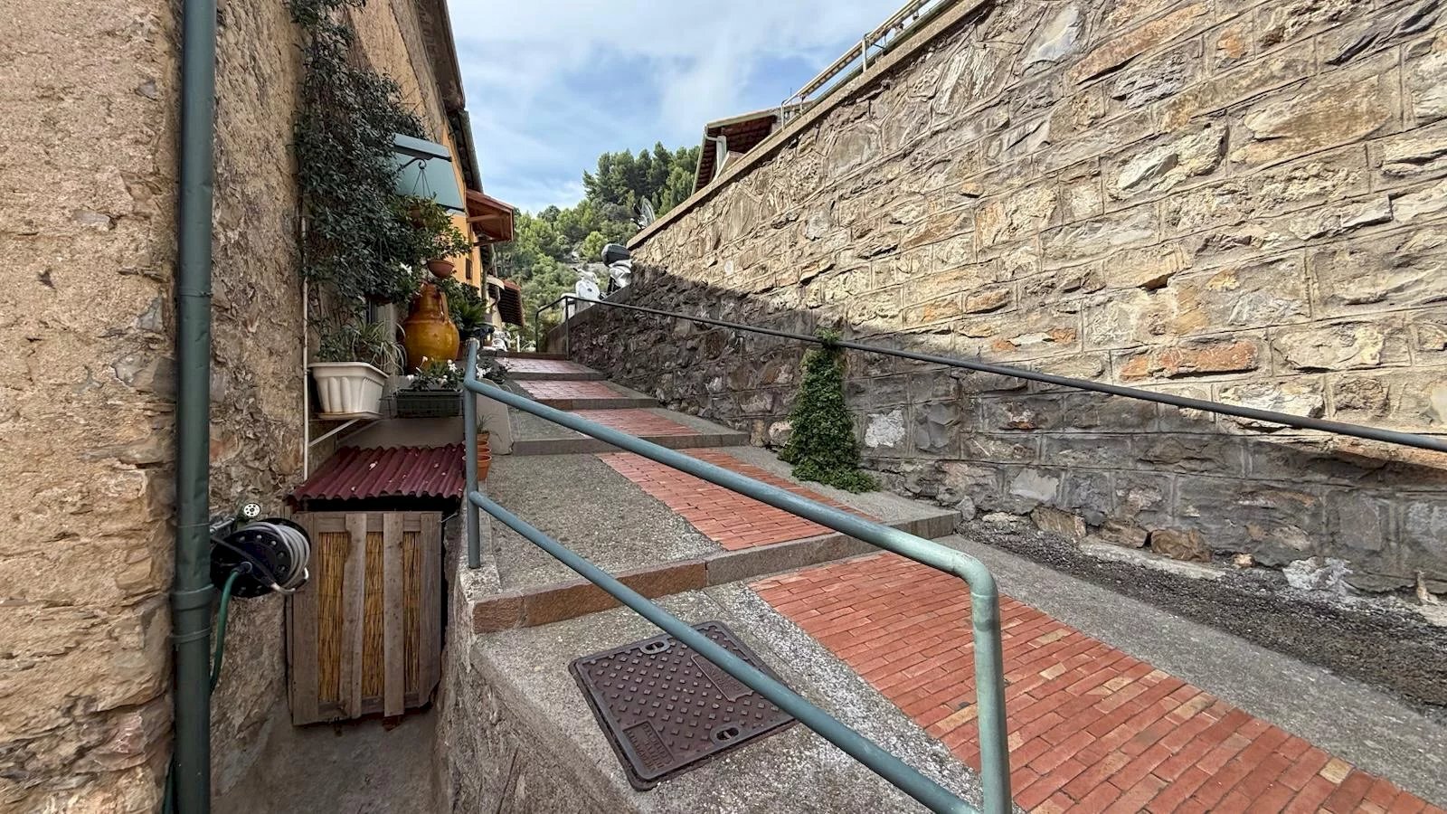 Warehouse Via Leon Pancaldo, Alassio - photo 1