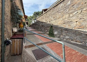 Warehouse Via Leon Pancaldo, Alassio - photo 1