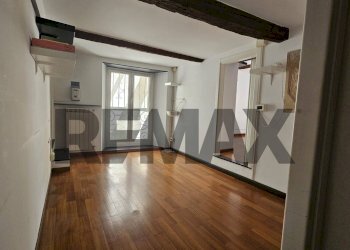 One-room apartment Centro Storico, Genova, Genova (neighborhood Centro Storico) - photo 8