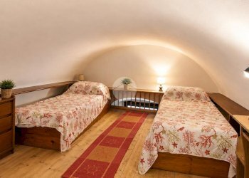 Magazzino Via Felice Cascione, Imperia - foto 8