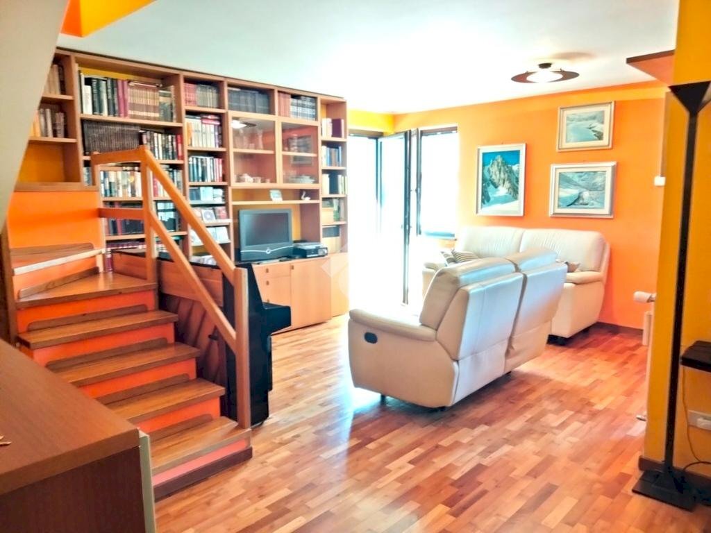 Four-room apartment Frazione Saint Maurice, Sarre - photo 1