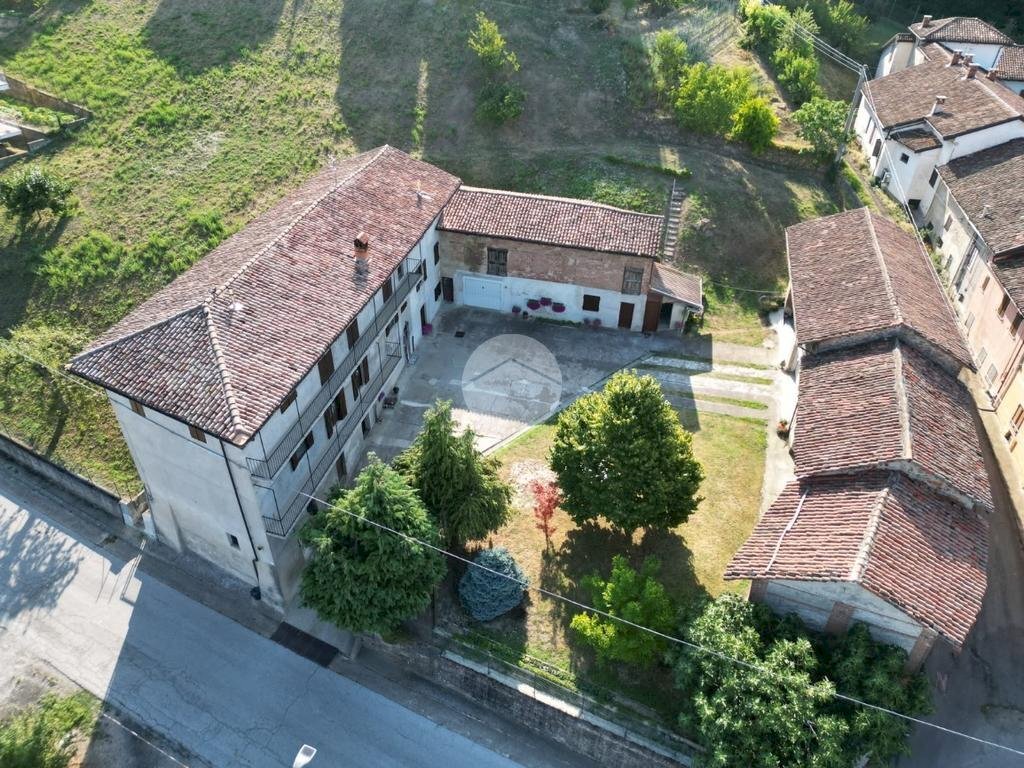 Casa indipendente Via Roma, Novello - foto 1