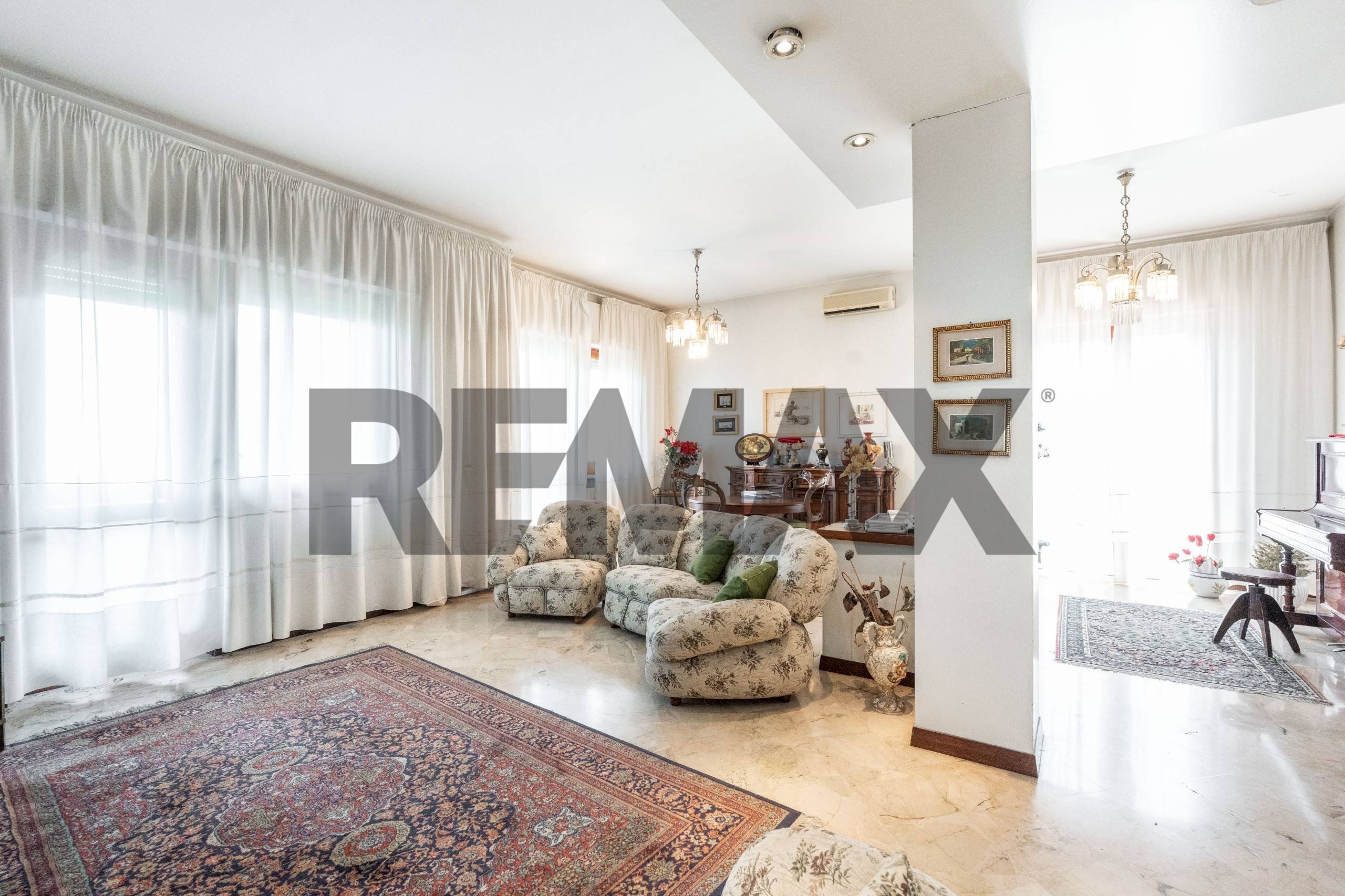 Sala da pranzo - Quadrilocale Via Lavatoio
1, Sant'Agata Li Battiati - foto 2