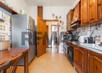 Cucina - Quadrilocale Via Lavatoio
 
1, Sant'Agata Li Battiati - foto 17