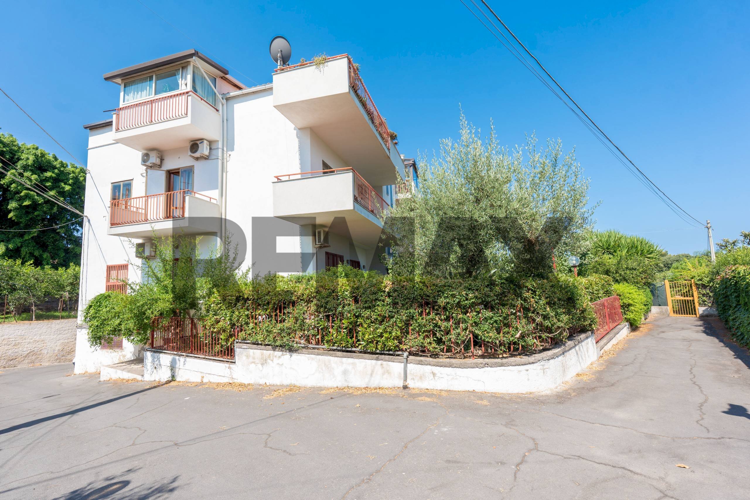 Edificio all\'aperto - Quadrilocale Via Lavatoio
 
1, Sant'Agata Li Battiati - foto 1