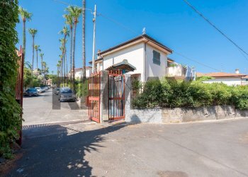 Casa all\'aperto - Quadrilocale Via Lavatoio
 
1, Sant'Agata Li Battiati - foto 2