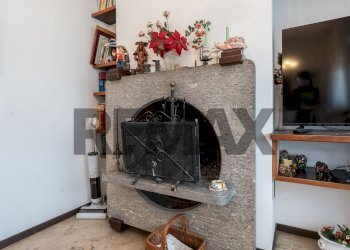 Dettagli - Quadrilocale Via Lavatoio
 
1, Sant'Agata Li Battiati - foto 16