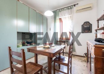 Sala da pranzo - Quadrilocale Via Lavatoio
 
1, Sant'Agata Li Battiati - foto 19