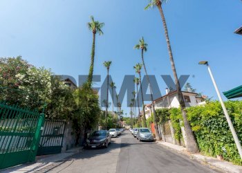 Edificio all\'aperto - Quadrilocale Via Lavatoio
 
1, Sant'Agata Li Battiati - foto 28