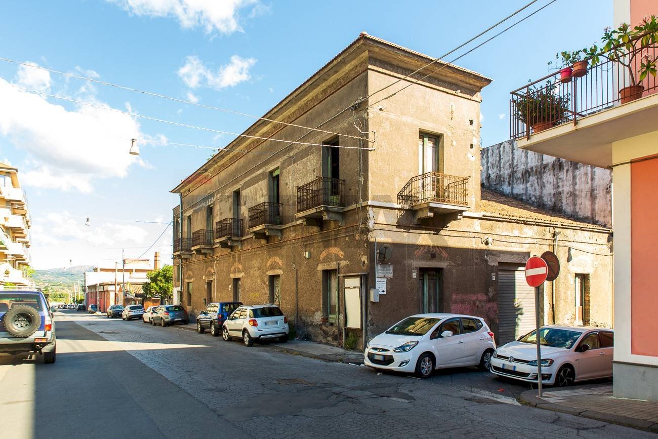 Edificio all\'aperto - Casa indipendente Via Vespri
 
32, Riposto - foto 1