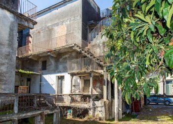 Passo carraio Via Vespri dall\'interno - Casa indipendente Via Vespri
 
32, Riposto - foto 6