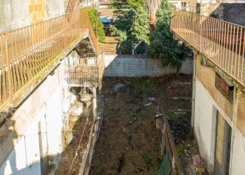 Vista cortile dall\'alto - Casa indipendente Via Vespri
 
32, Riposto - foto 19