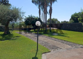 Giardino - Villa Via Ugo Foscolo
 
3, Santa Venerina - foto 2