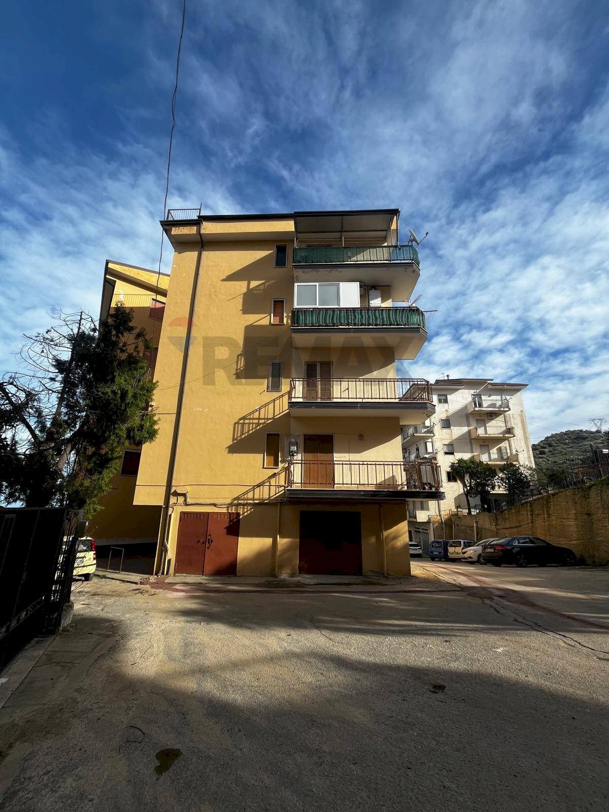 Edificio all\'aperto - Appartamento via Vico nono di viale Rimembranze
3, Corigliano-Rossano - foto 2