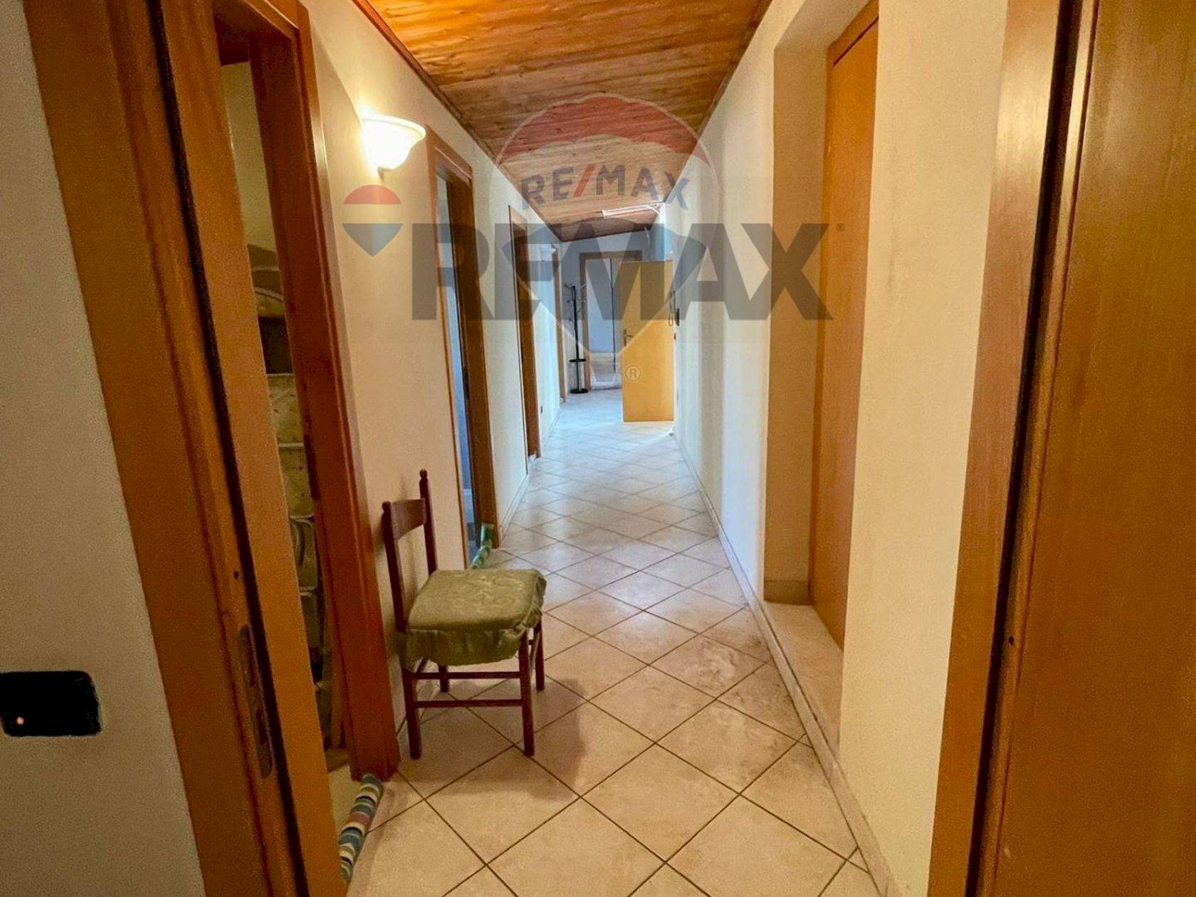 Hall / corridoio - Attic via cosenza
45, Corigliano-Rossano - photo 2