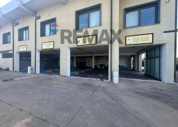 Edificio all\'aperto - Commercial Premises Via Barletta, 134
134, Corigliano-Rossano - photo 1