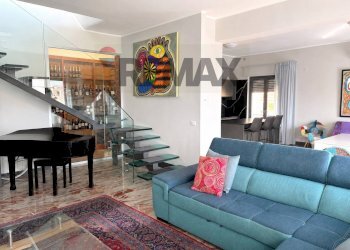 Sala da pranzo - Semi-detached Villa Giovanni Amendola
 
27, Siderno - photo 5