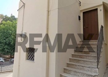 Scale - Casa indipendente VIA AQUILINO
7, Corigliano-Rossano - foto 1