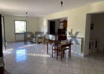 Sala da pranzo - Apartment contrada cuccio
 
92, San Giorgio Albanese - photo 4