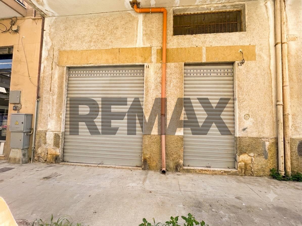 Edificio all\'aperto - Locale Commerciale Via Nazionale
 
59, Corigliano-Rossano - foto 1