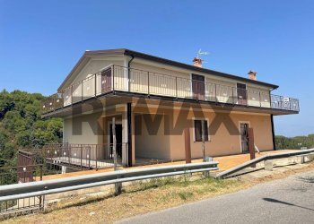 Casa all\'aperto - Villa contrada foresta
 
snc, Acri - foto 7