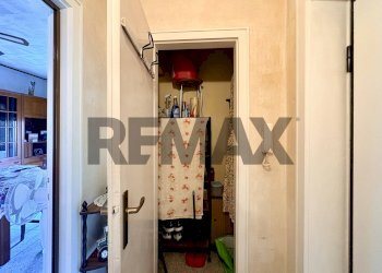Hall / corridoio - Two-room apartment VIA COLORNI
 
4, Trieste - photo 9