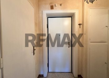 Hall / corridoio - Two-room apartment VIA COLORNI
 
4, Trieste - photo 3