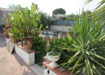 Giardino - Villa Via Rosolini (Villasmundo)
 
7, Melilli - foto 3